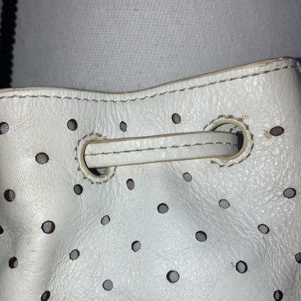 Barneys  New York Crossbody Leather Bucket Bag - Picture 6 of 9